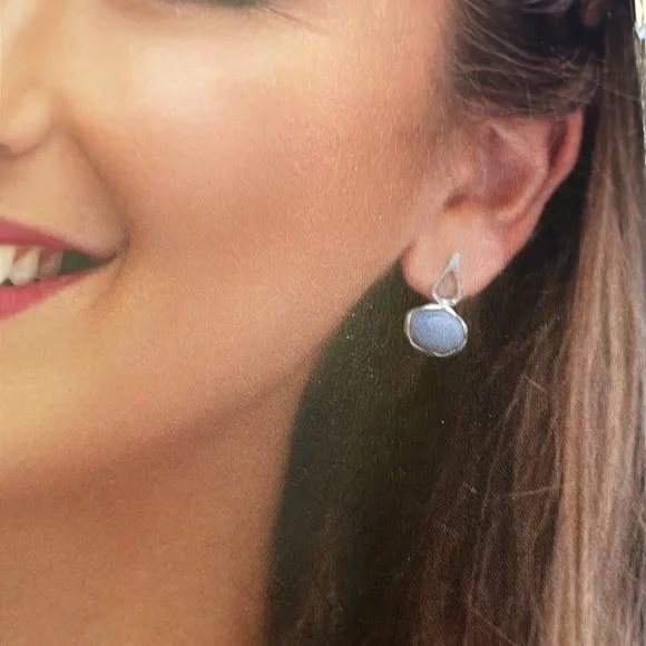 Grace & Heart Skylight Earrings - Picture 4 of 7